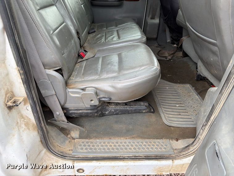 image for item FP3097 2004 Ford F350 Super Duty Crew Cab pickup truck