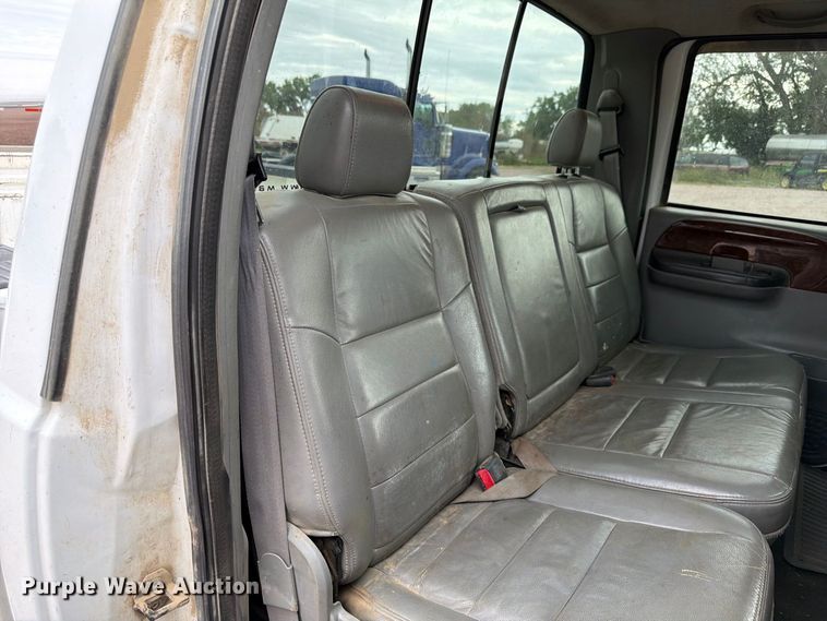 image for item FP3097 2004 Ford F350 Super Duty Crew Cab pickup truck