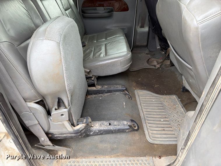image for item FP3097 2004 Ford F350 Super Duty Crew Cab pickup truck