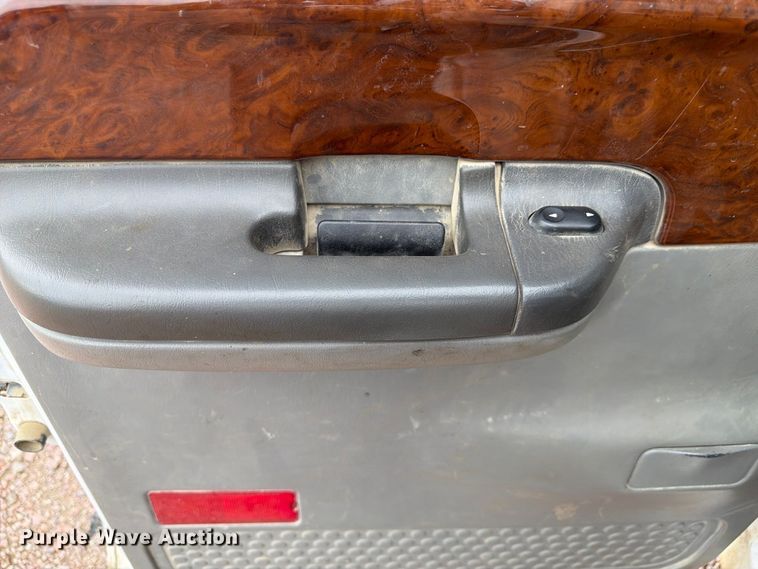 image for item FP3097 2004 Ford F350 Super Duty Crew Cab pickup truck