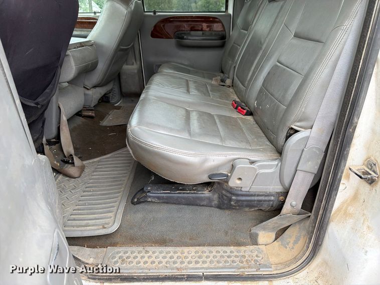 image for item FP3097 2004 Ford F350 Super Duty Crew Cab pickup truck