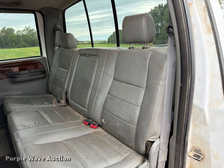 image for item FP3097 2004 Ford F350 Super Duty Crew Cab pickup truck