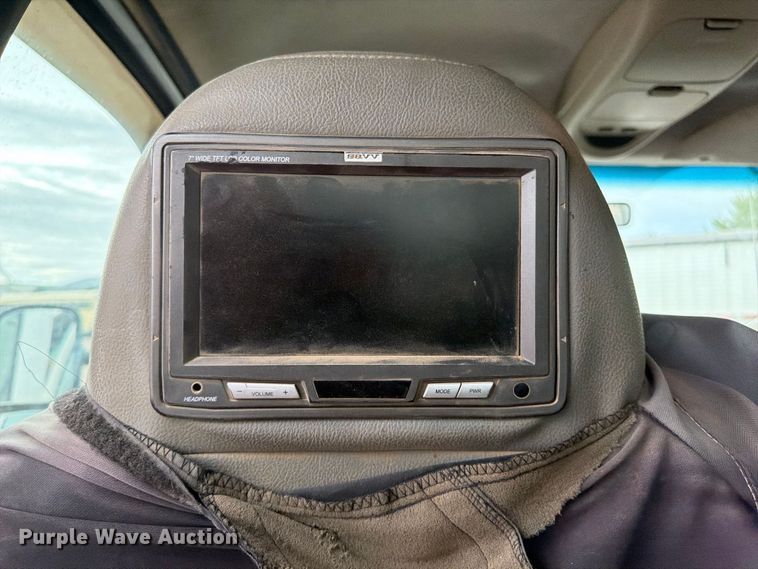 image for item FP3097 2004 Ford F350 Super Duty Crew Cab pickup truck