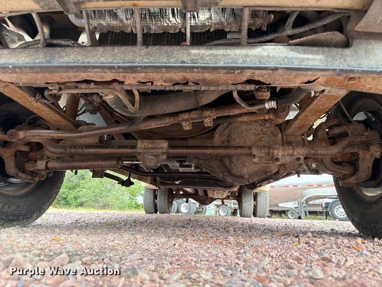 image for item FP3097 2004 Ford F350 Super Duty Crew Cab pickup truck
