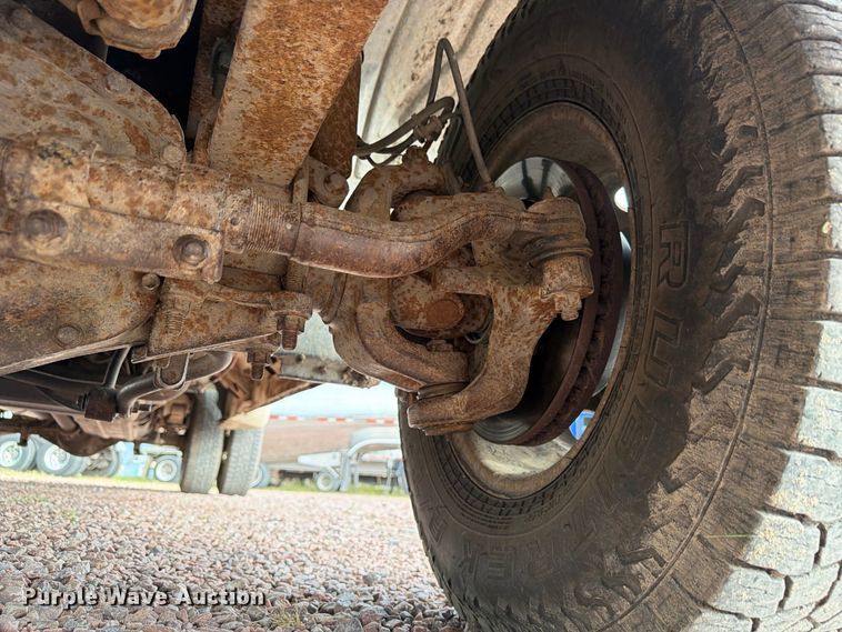image for item FP3097 2004 Ford F350 Super Duty Crew Cab pickup truck