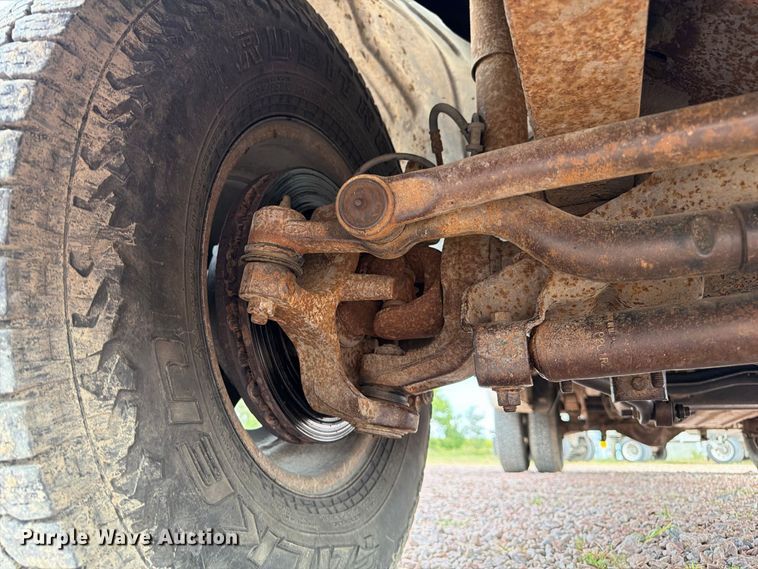 image for item FP3097 2004 Ford F350 Super Duty Crew Cab pickup truck