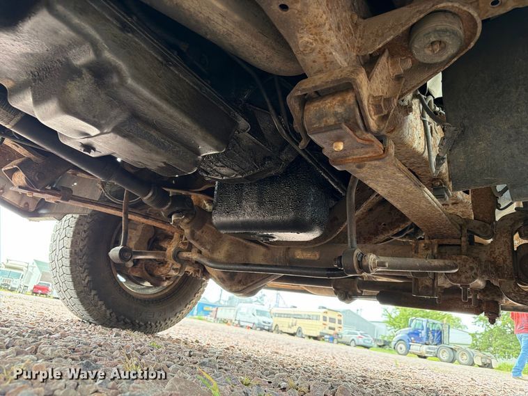 image for item FP3097 2004 Ford F350 Super Duty Crew Cab pickup truck