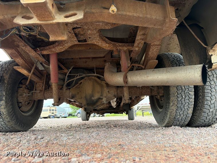 image for item FP3097 2004 Ford F350 Super Duty Crew Cab pickup truck