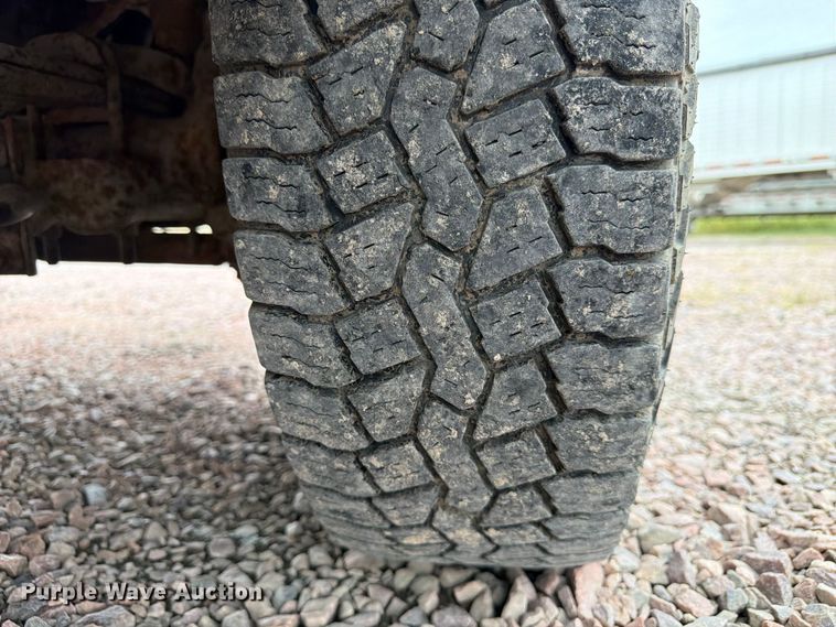 image for item FP3097 2004 Ford F350 Super Duty Crew Cab pickup truck