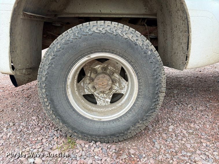 image for item FP3097 2004 Ford F350 Super Duty Crew Cab pickup truck