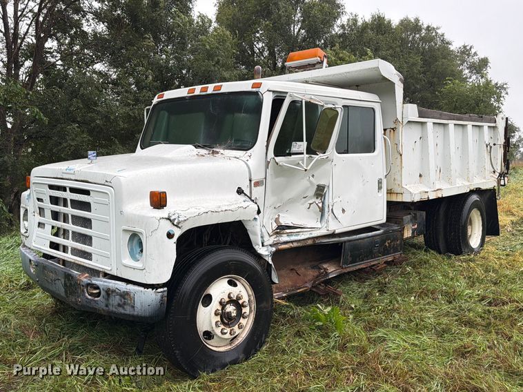 1985 International 1954 Crew Cab dump truck