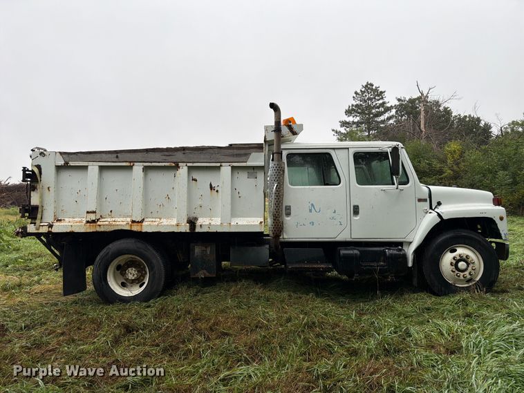 image for item FP3099 1985 International 1954 Crew Cab dump truck