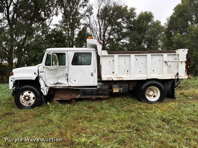 image for item FP3099 1985 International 1954 Crew Cab dump truck