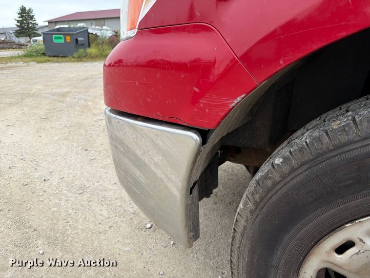image for item FP3104 2012 Nissan NV3500HD van