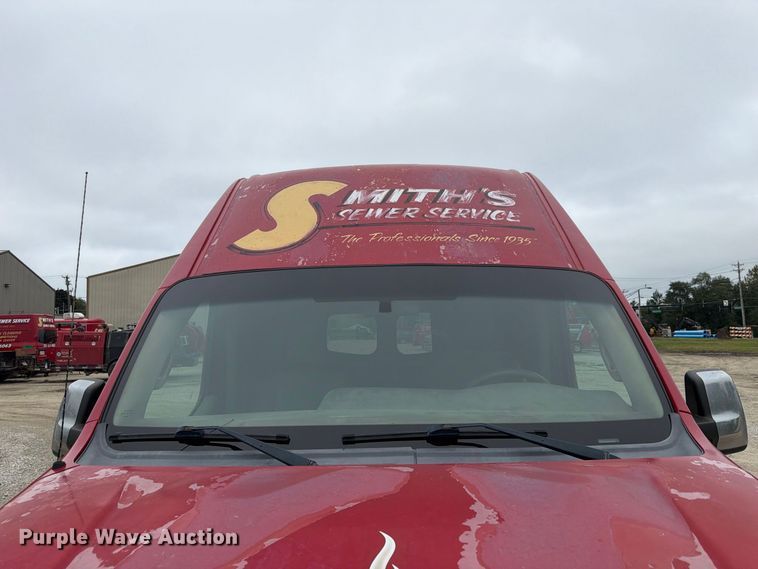 image for item FP3104 2012 Nissan NV3500HD van