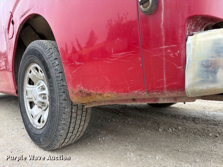 image for item FP3104 2012 Nissan NV3500HD van