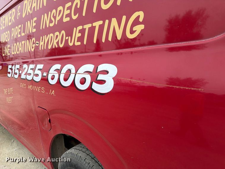 image for item FP3104 2012 Nissan NV3500HD van