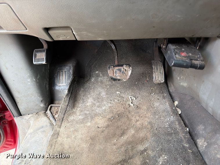 image for item FP3104 2012 Nissan NV3500HD van