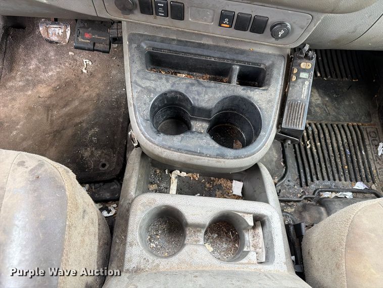 image for item FP3104 2012 Nissan NV3500HD van