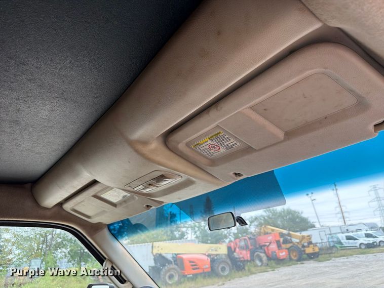 image for item FP3104 2012 Nissan NV3500HD van