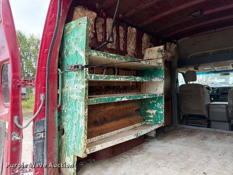 image for item FP3104 2012 Nissan NV3500HD van