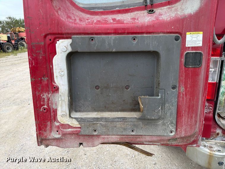 image for item FP3104 2012 Nissan NV3500HD van