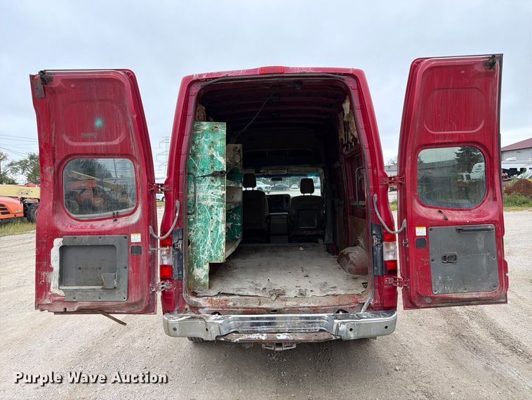 image for item FP3104 2012 Nissan NV3500HD van