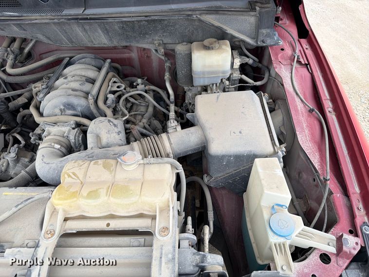 image for item FP3104 2012 Nissan NV3500HD van