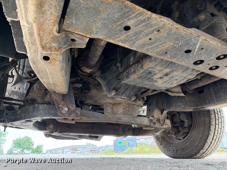 image for item FP3104 2012 Nissan NV3500HD van