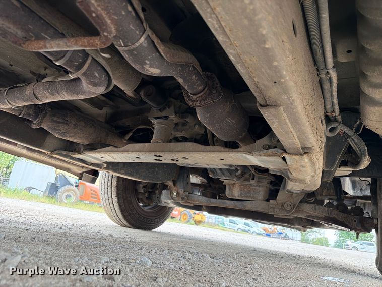 image for item FP3104 2012 Nissan NV3500HD van