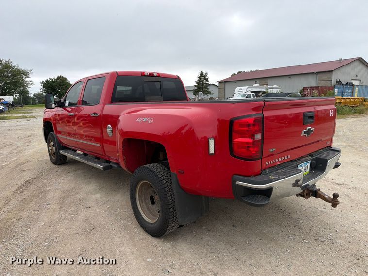 image for item FP3105 2015 Chevrolet Silverado 3500HD Crew Cab pickup truck