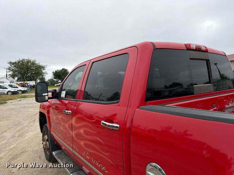 image for item FP3105 2015 Chevrolet Silverado 3500HD Crew Cab pickup truck