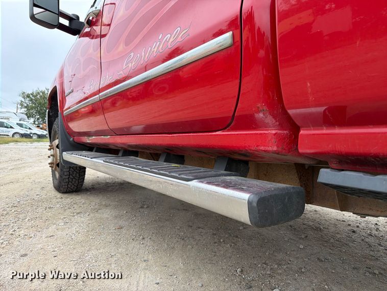 image for item FP3105 2015 Chevrolet Silverado 3500HD Crew Cab pickup truck