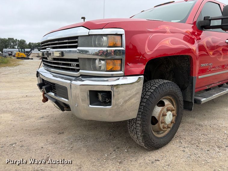 image for item FP3105 2015 Chevrolet Silverado 3500HD Crew Cab pickup truck
