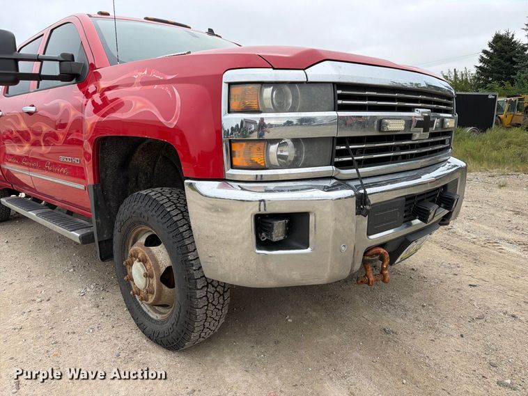 image for item FP3105 2015 Chevrolet Silverado 3500HD Crew Cab pickup truck