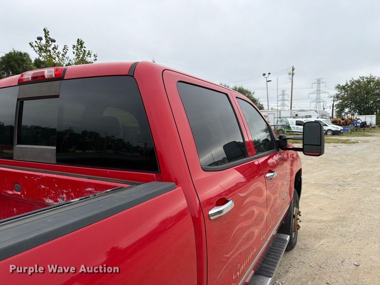 image for item FP3105 2015 Chevrolet Silverado 3500HD Crew Cab pickup truck