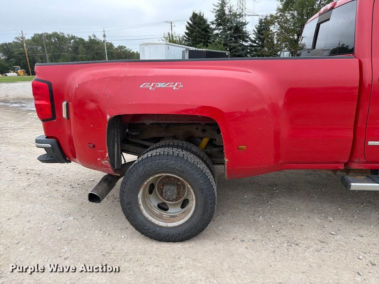 image for item FP3105 2015 Chevrolet Silverado 3500HD Crew Cab pickup truck