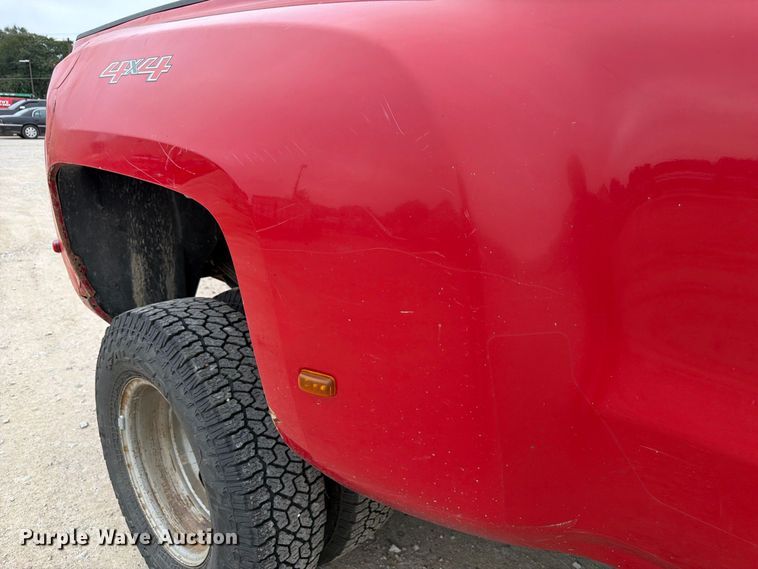 image for item FP3105 2015 Chevrolet Silverado 3500HD Crew Cab pickup truck