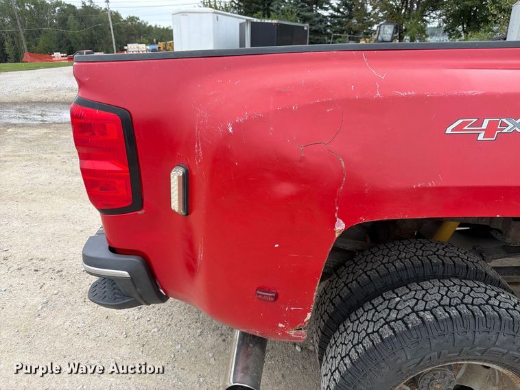 image for item FP3105 2015 Chevrolet Silverado 3500HD Crew Cab pickup truck