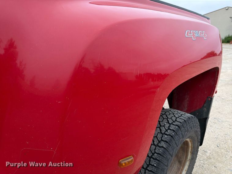 image for item FP3105 2015 Chevrolet Silverado 3500HD Crew Cab pickup truck