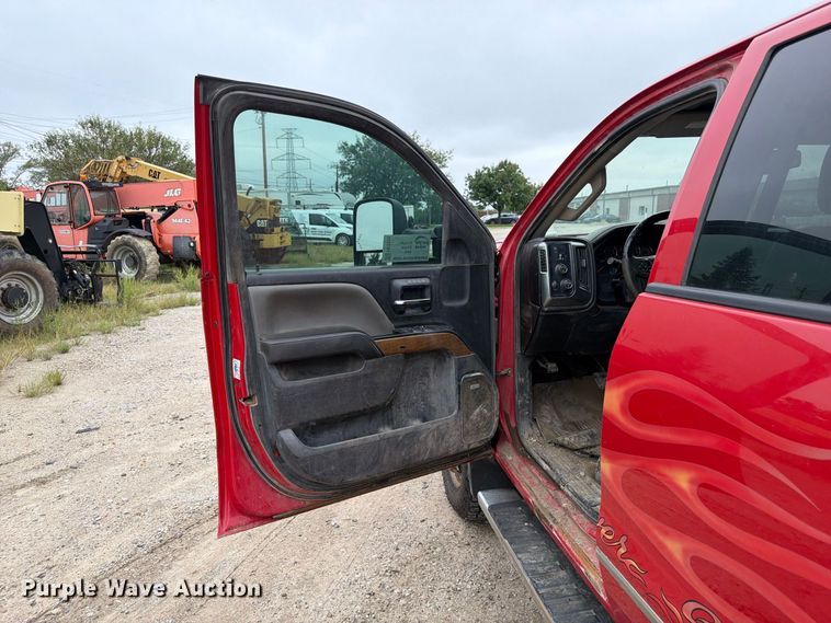 image for item FP3105 2015 Chevrolet Silverado 3500HD Crew Cab pickup truck