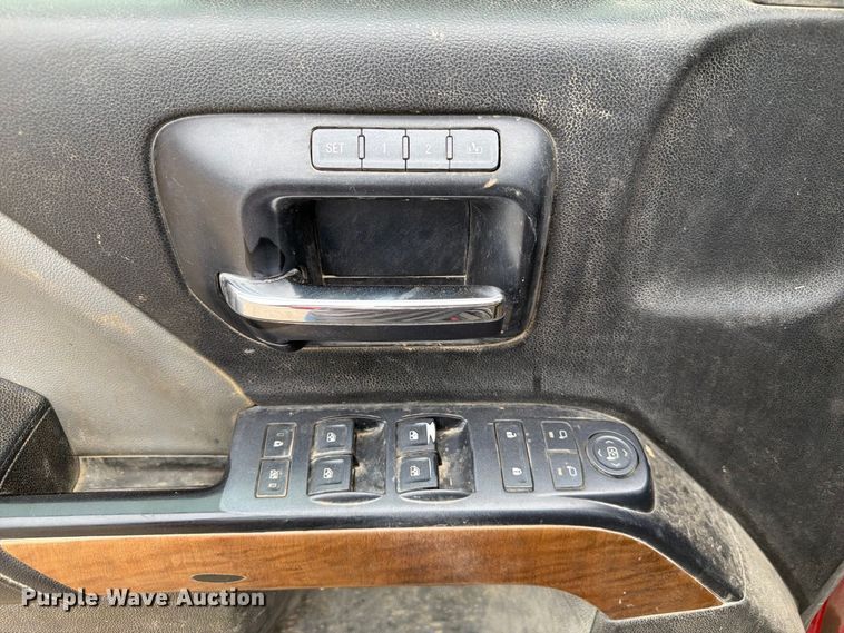 image for item FP3105 2015 Chevrolet Silverado 3500HD Crew Cab pickup truck