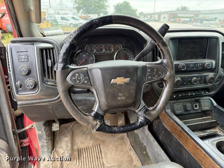 image for item FP3105 2015 Chevrolet Silverado 3500HD Crew Cab pickup truck