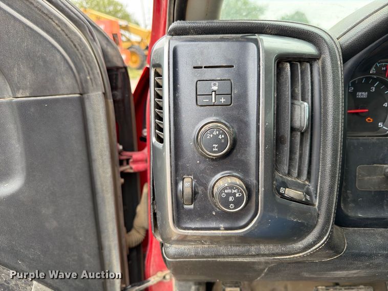 image for item FP3105 2015 Chevrolet Silverado 3500HD Crew Cab pickup truck