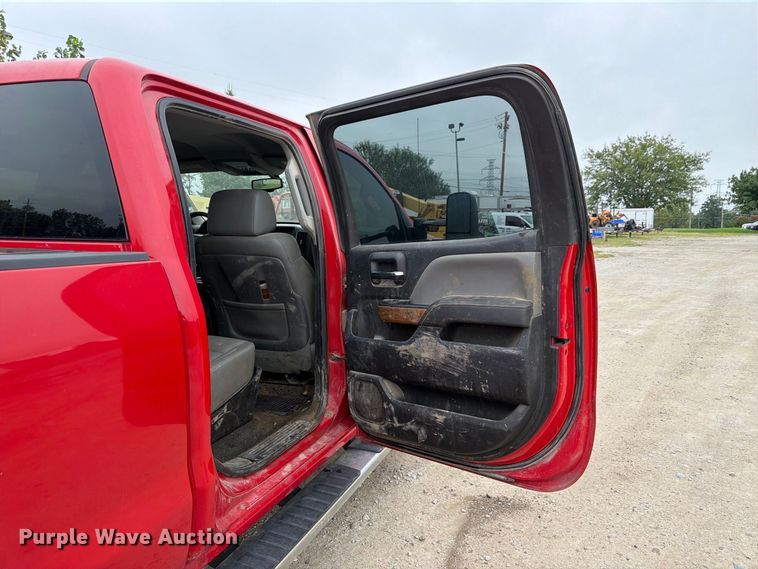 image for item FP3105 2015 Chevrolet Silverado 3500HD Crew Cab pickup truck