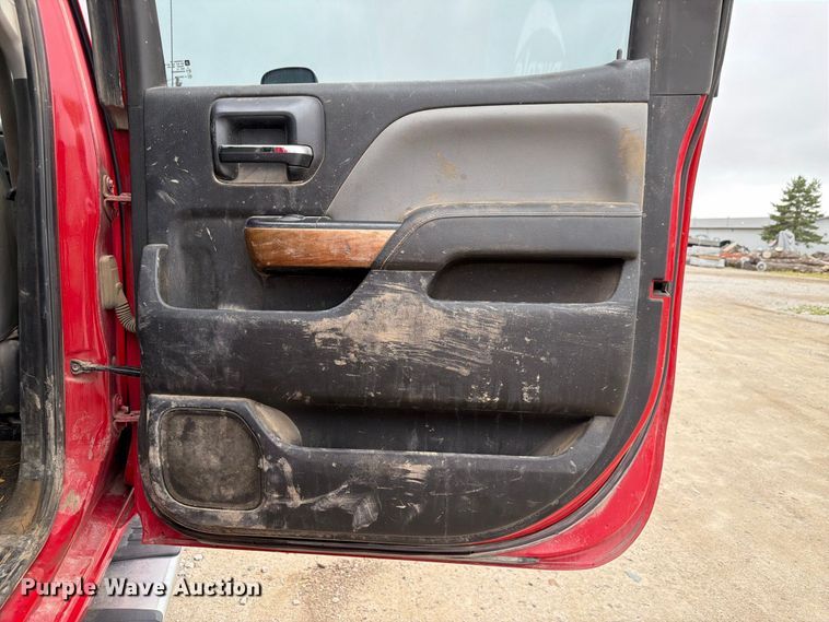 image for item FP3105 2015 Chevrolet Silverado 3500HD Crew Cab pickup truck