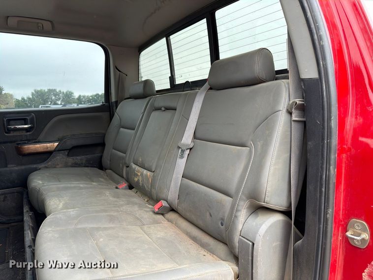 image for item FP3105 2015 Chevrolet Silverado 3500HD Crew Cab pickup truck