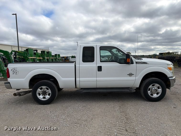 image for item FP3116 2011 Ford F250 Super Duty Ext. Cab pickup truck