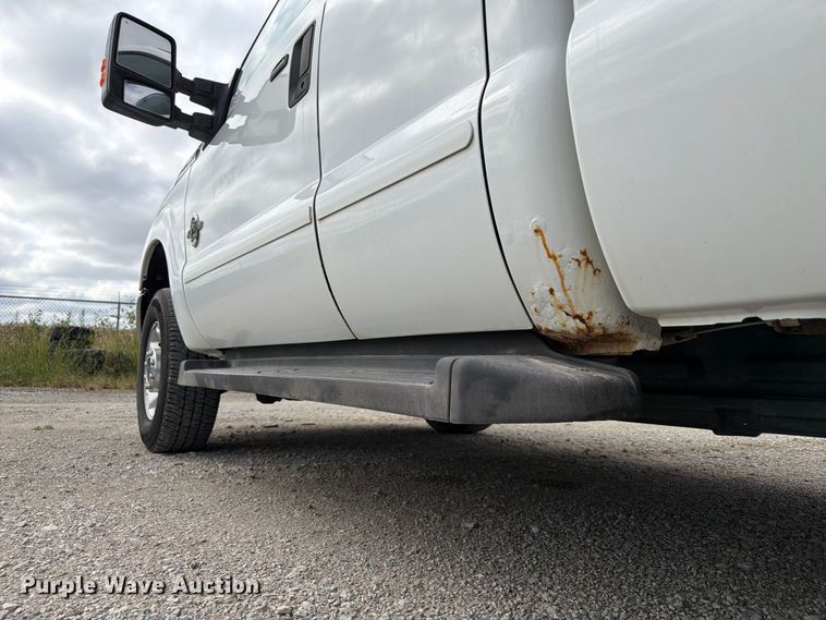 image for item FP3116 2011 Ford F250 Super Duty Ext. Cab pickup truck