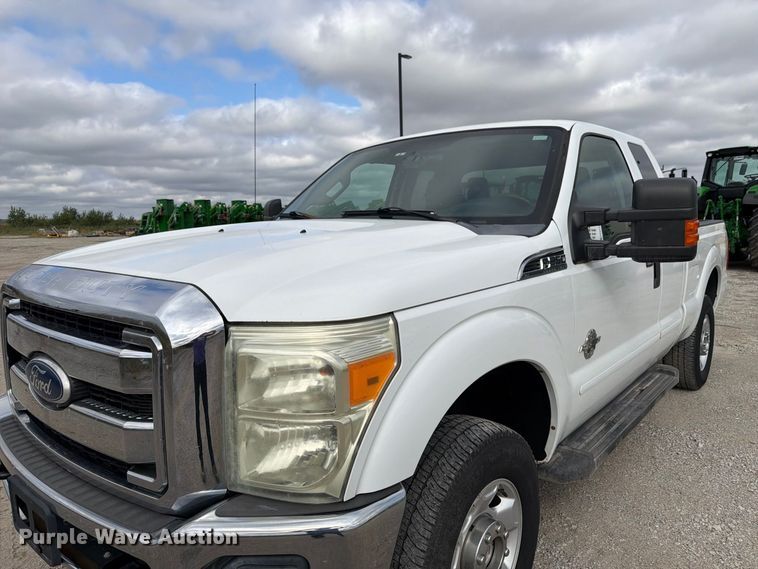 image for item FP3116 2011 Ford F250 Super Duty Ext. Cab pickup truck